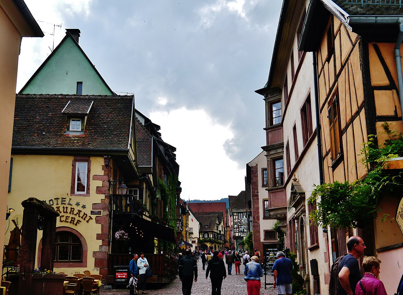 La Route des Vins d'Alsace, de Strasbourg a Eguisheim, Alsace